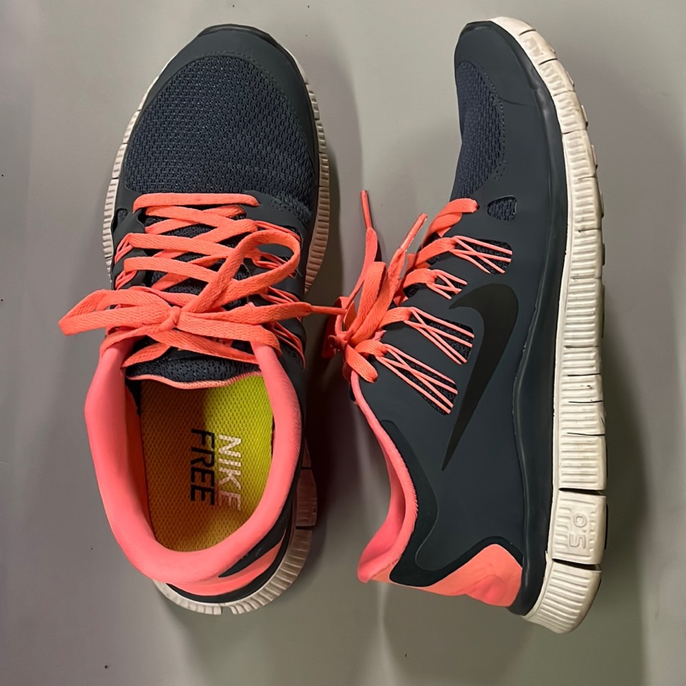 Nike shoes womens size 8.5